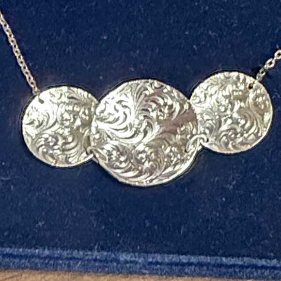 Montana Silversmiths, Sundance Conchos Necklace - Picture 6 of 11